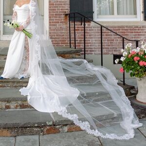 Elegant White Lace Wedding Veil